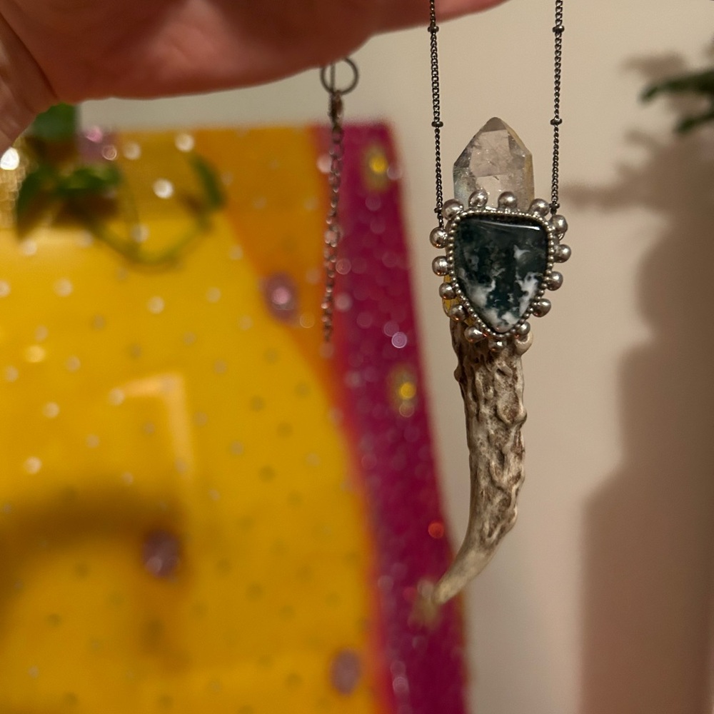Moss Agate Quartz Crystal Deer Antler Amulet Necklace Boho Crystal Necklace - Picture 6 of 12
